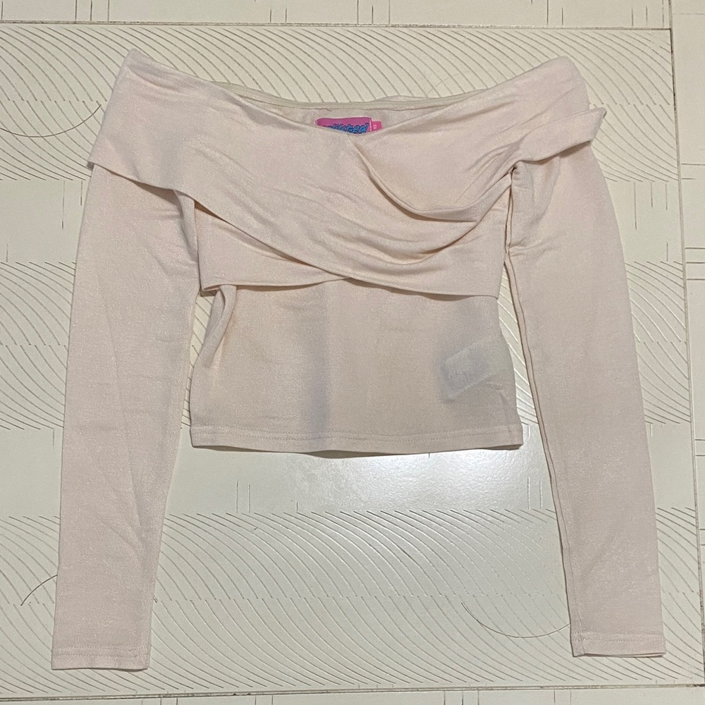 Off-Shoulder Long Sleeve Top in Light Pink